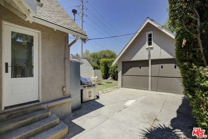 1579 Oak Grove Drive, Los Angeles, California 90041