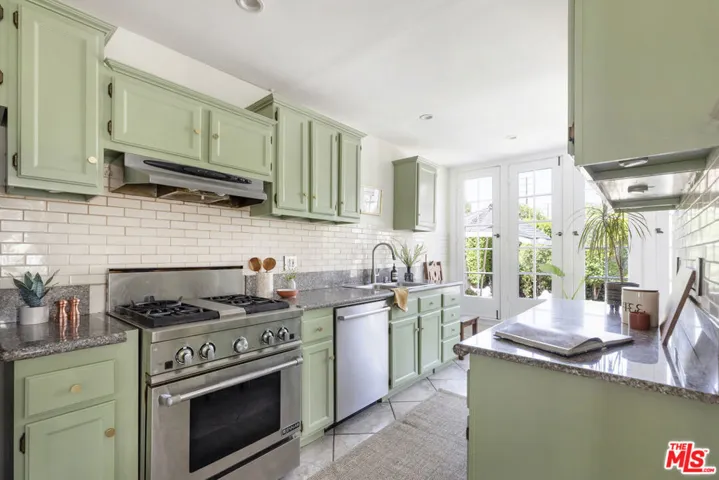 1579 Oak Grove Drive, Los Angeles, California 90041