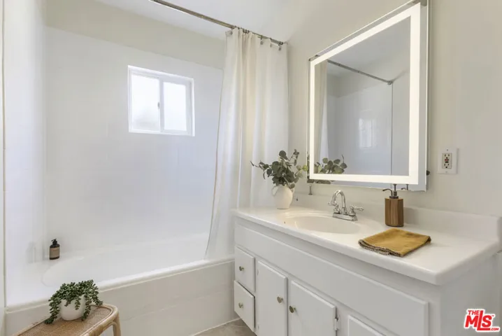1579 Oak Grove Drive, Los Angeles, California 90041