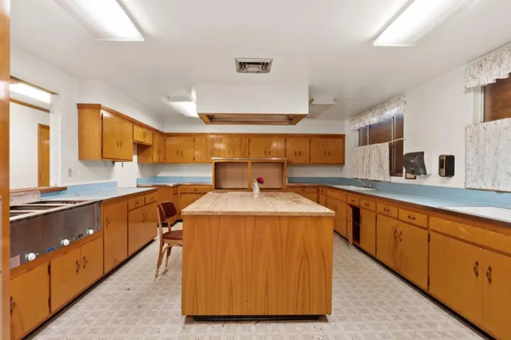330 Carlston Street, Richmond, California 94805