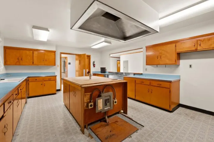 330 Carlston Street, Richmond, California 94805