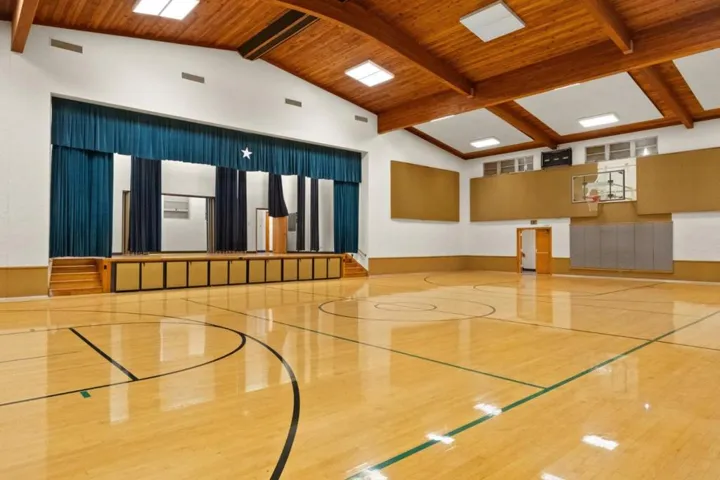 330 Carlston Street, Richmond, California 94805