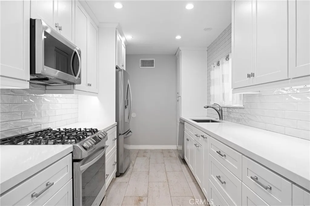 12603 Kling Street, Studio City, California 91604 home-pic-26