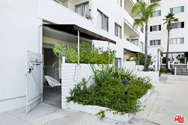 7250 Franklin Avenue 111, Los Angeles, California 90046