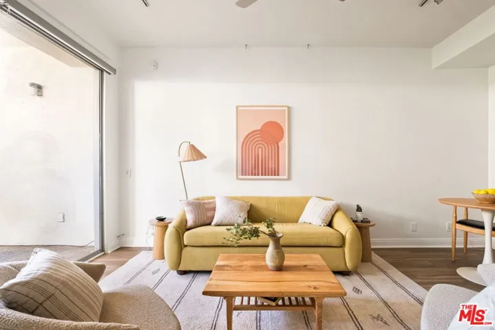 7250 Franklin Avenue 111, Los Angeles, California 90046