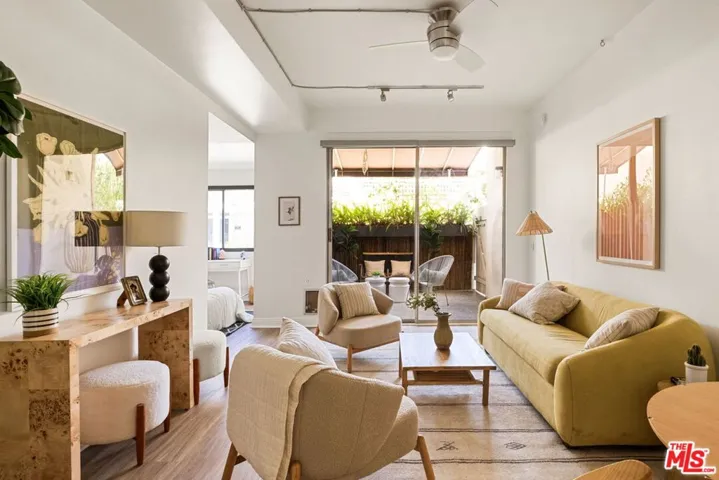 7250 Franklin Avenue 111, Los Angeles, California 90046