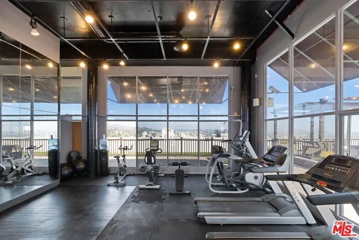 7250 Franklin Avenue 111, Los Angeles, California 90046