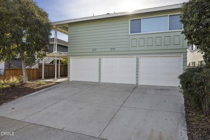 3-car garage