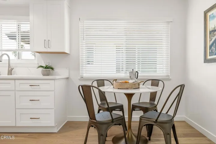 Kitchen eating area or
