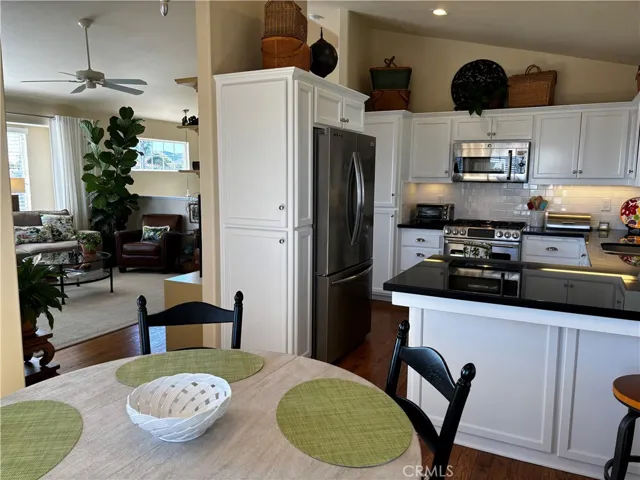 Dining looking to Kitchen