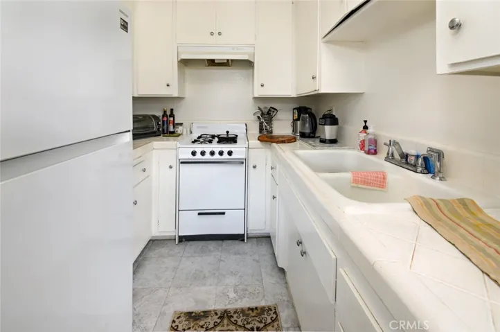 1 bedroom kitchen