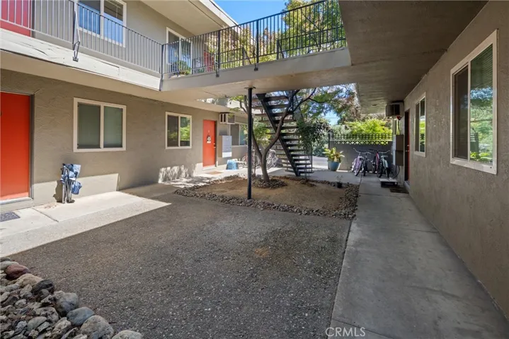890 E 9th Street, Chico, California 95928