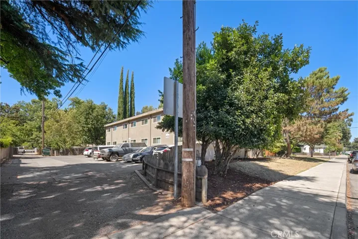 890 E 9th Street, Chico, California 95928