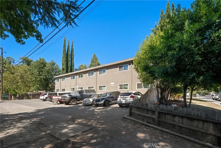 890 E 9th Street, Chico, California 95928