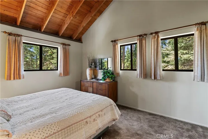 720 Pinnacle Drive, Lake Arrowhead, California 92352