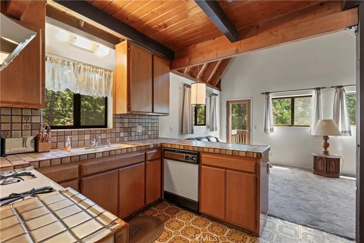 720 Pinnacle Drive, Lake Arrowhead, California 92352