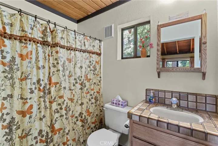 720 Pinnacle Drive, Lake Arrowhead, California 92352