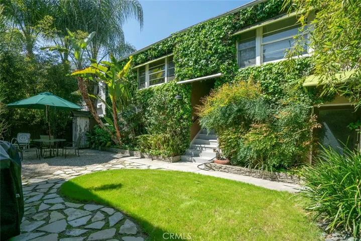 5029 Westpark Drive 5025, Valley Village, California 91601
