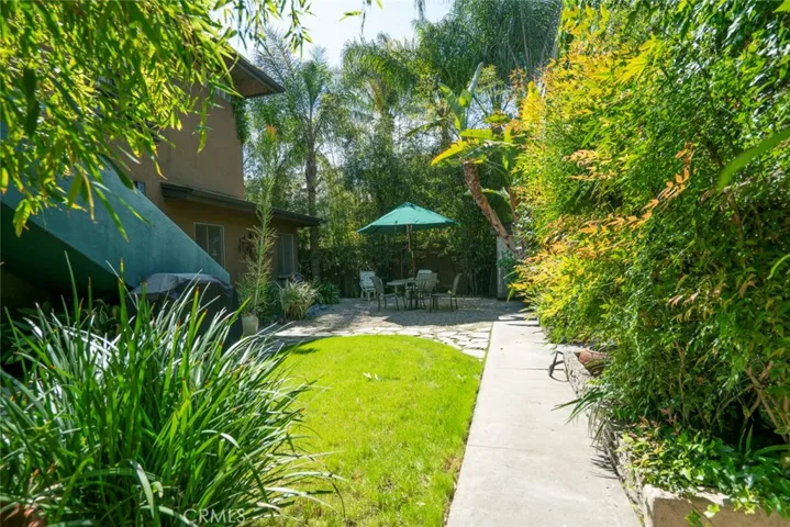 5029 Westpark Drive 5025, Valley Village, California 91601