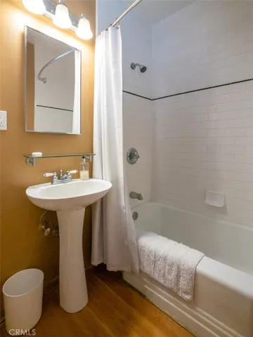 5029 Westpark Drive 5025, Valley Village, California 91601