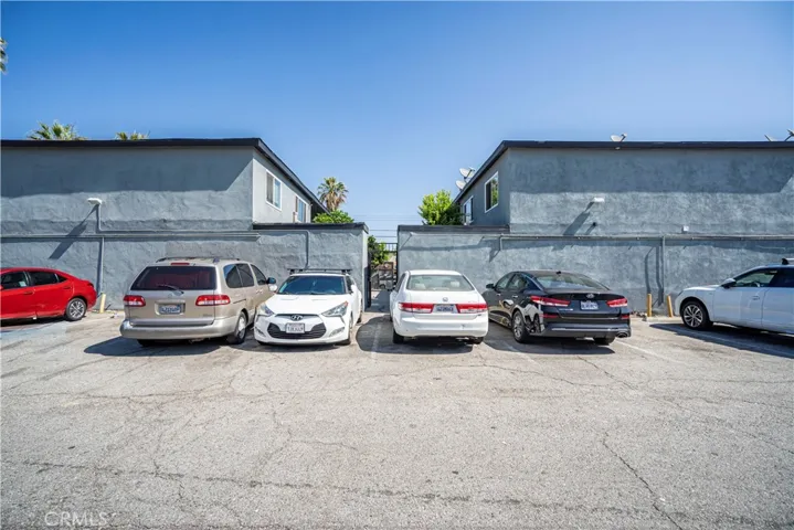 6 parking space