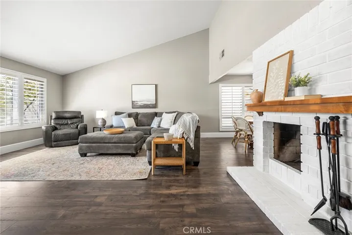 13075 Wickshire Lane, Tustin, California 92782