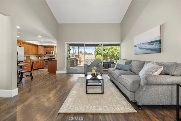 13075 Wickshire Lane, Tustin, California 92782