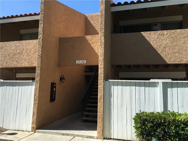 1001 W Macarthur Boulevard 18, Santa Ana, California 92707