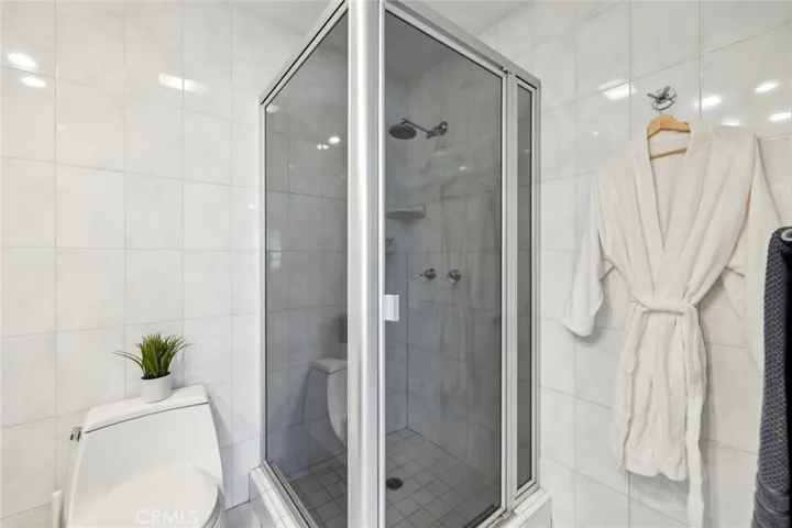 Secondary Primary En-Suite Bathroom