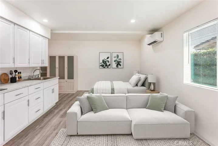 18122 Bromley Street, Tarzana, California 91356