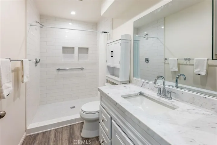 18122 Bromley Street, Tarzana, California 91356