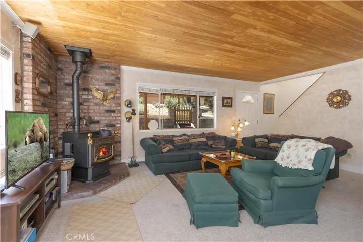 1720 Lassen Way, Pine Mountain Club, California 93222