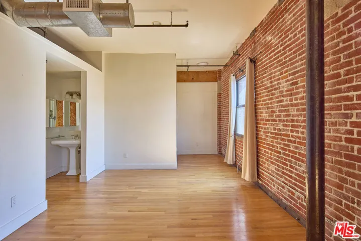 215 S Santa Fe Avenue 7, Los Angeles, California 90012