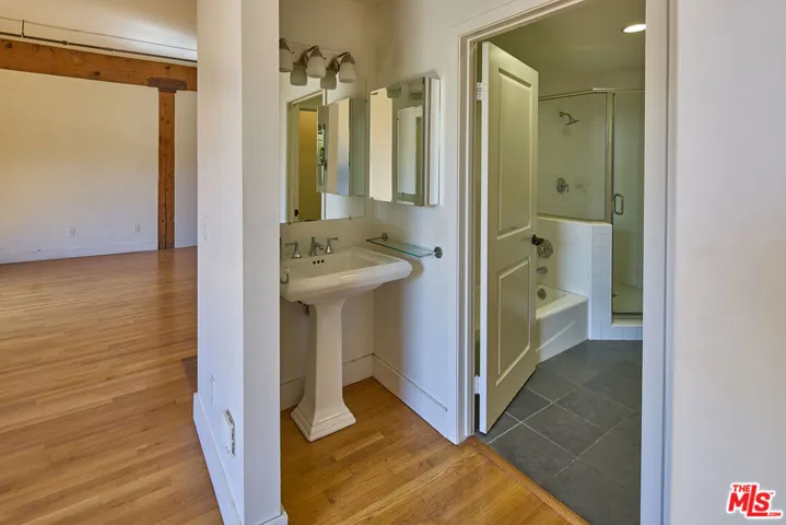 215 S Santa Fe Avenue 7, Los Angeles, California 90012