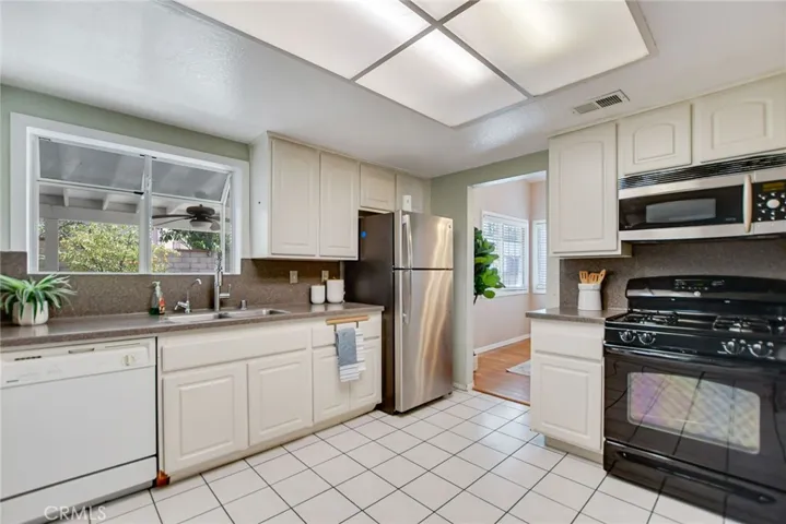 Beautiful kitchen.