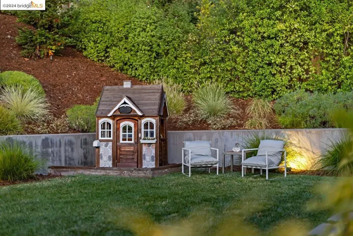 348 Shire Oaks Ct, Lafayette, California 94549