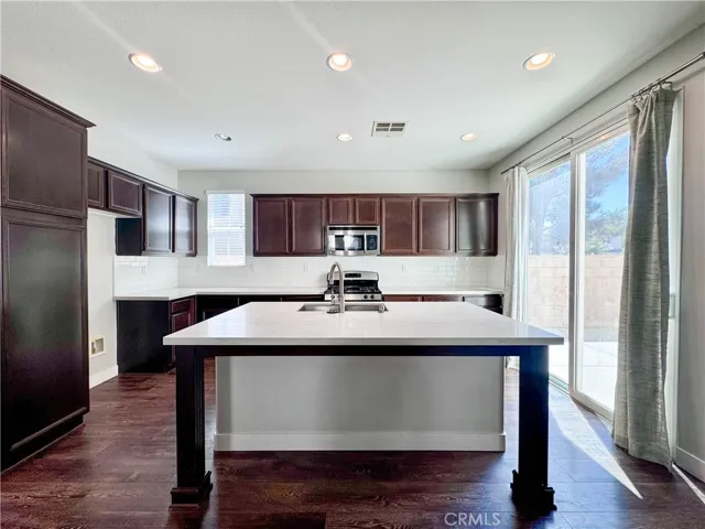 31871 Domenoe Way, Temecula, California 92592