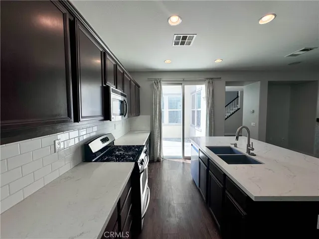 31871 Domenoe Way, Temecula, California 92592