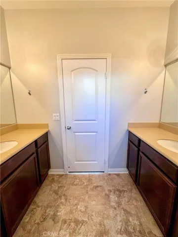 31871 Domenoe Way, Temecula, California 92592