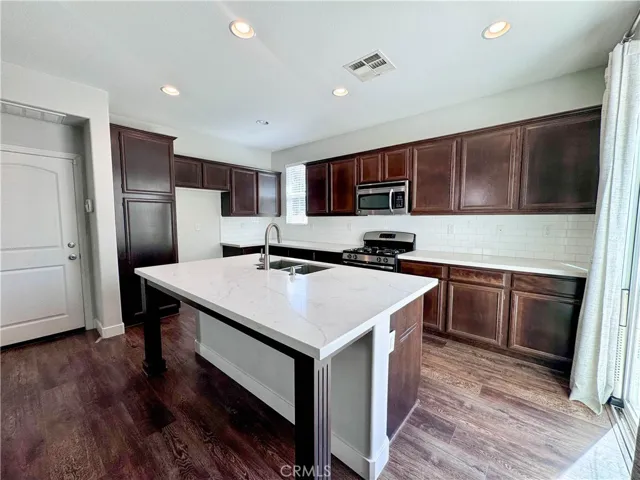 31871 Domenoe Way, Temecula, California 92592