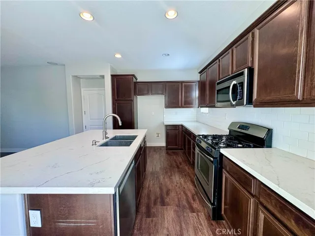 31871 Domenoe Way, Temecula, California 92592