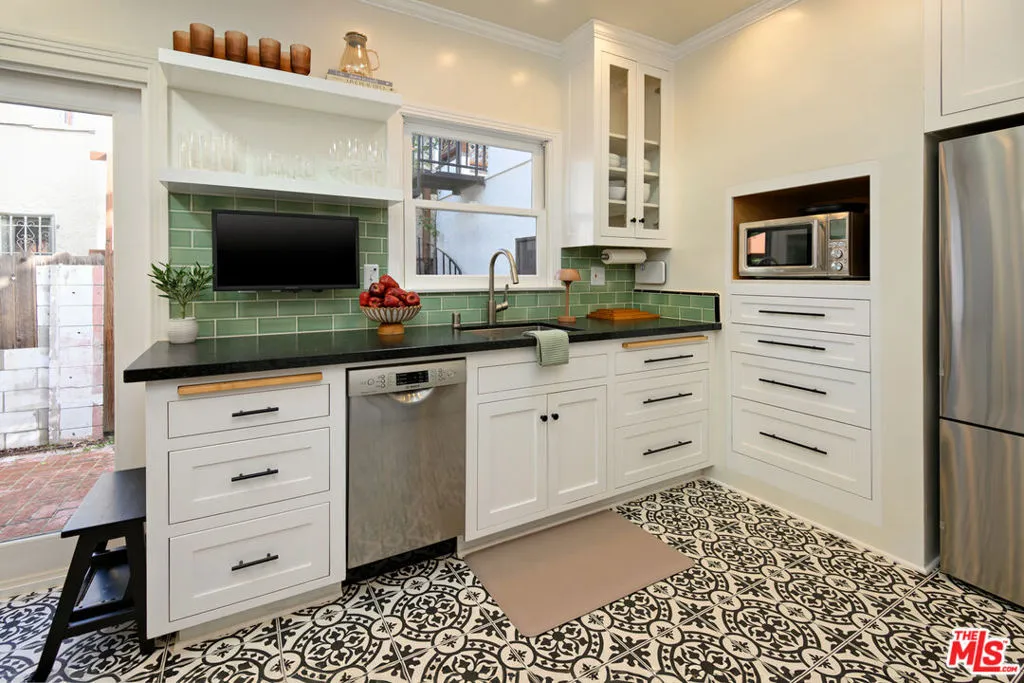 502 N Gardner Street, Los Angeles, California 90036 home-pic-23