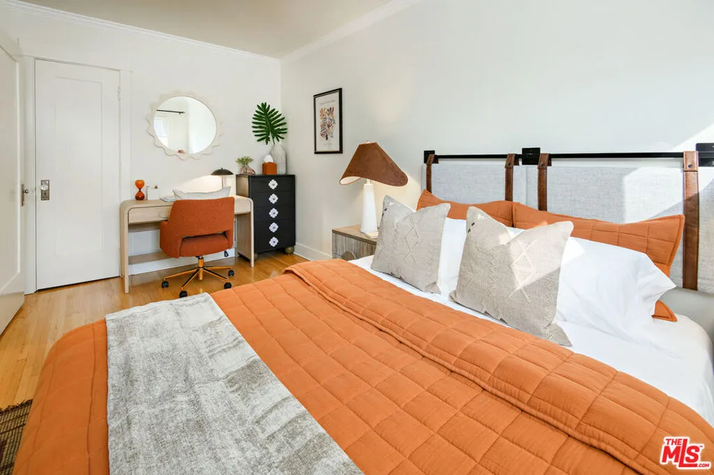 502 N Gardner Street, Los Angeles, California 90036 home-pic-56