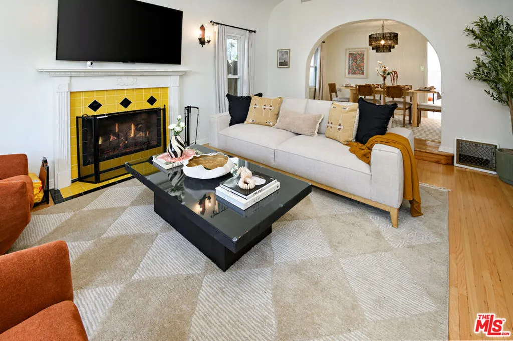 502 N Gardner Street, Los Angeles, California 90036 home-pic-12