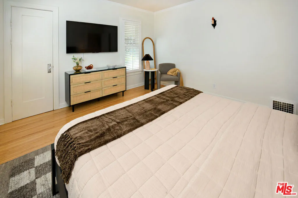 502 N Gardner Street, Los Angeles, California 90036 home-pic-60