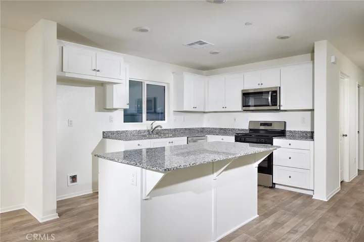 28827 Camaro Drive, Winchester, California 92596