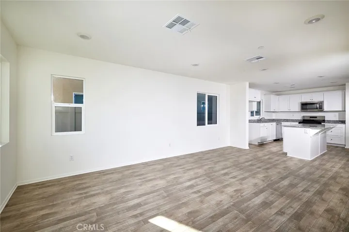 28827 Camaro Drive, Winchester, California 92596