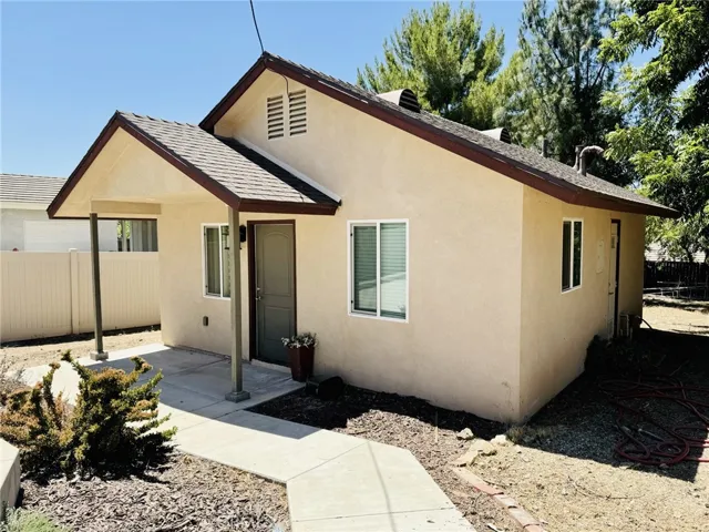 11820 2nd Street B, Yucaipa, California 92399