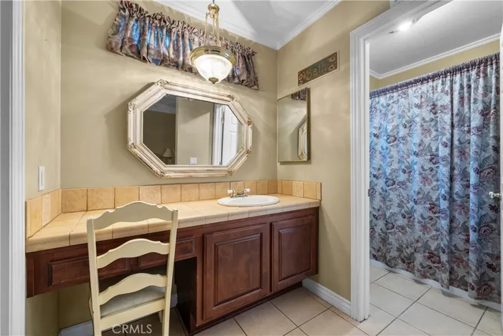 21652 Masterson Court, Saugus, California 91350
