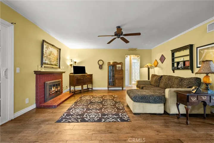 21652 Masterson Court, Saugus, California 91350